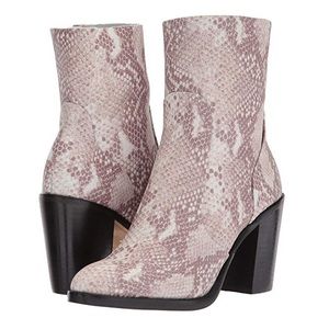 Dolce Vita Snake leather booties!